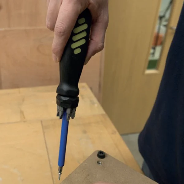 Lighting Screwdriver with Telescopic Pickup - Image 2